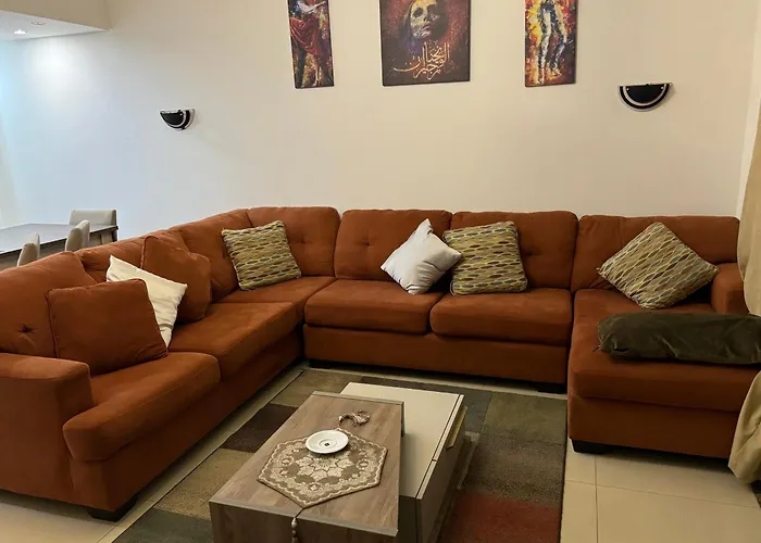 Elegant Apartment With Balcony Lake View And Pool Access