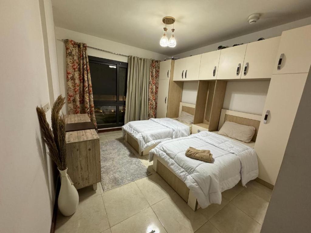 Апартаменти Elegant With Balcony View And Pool Access *