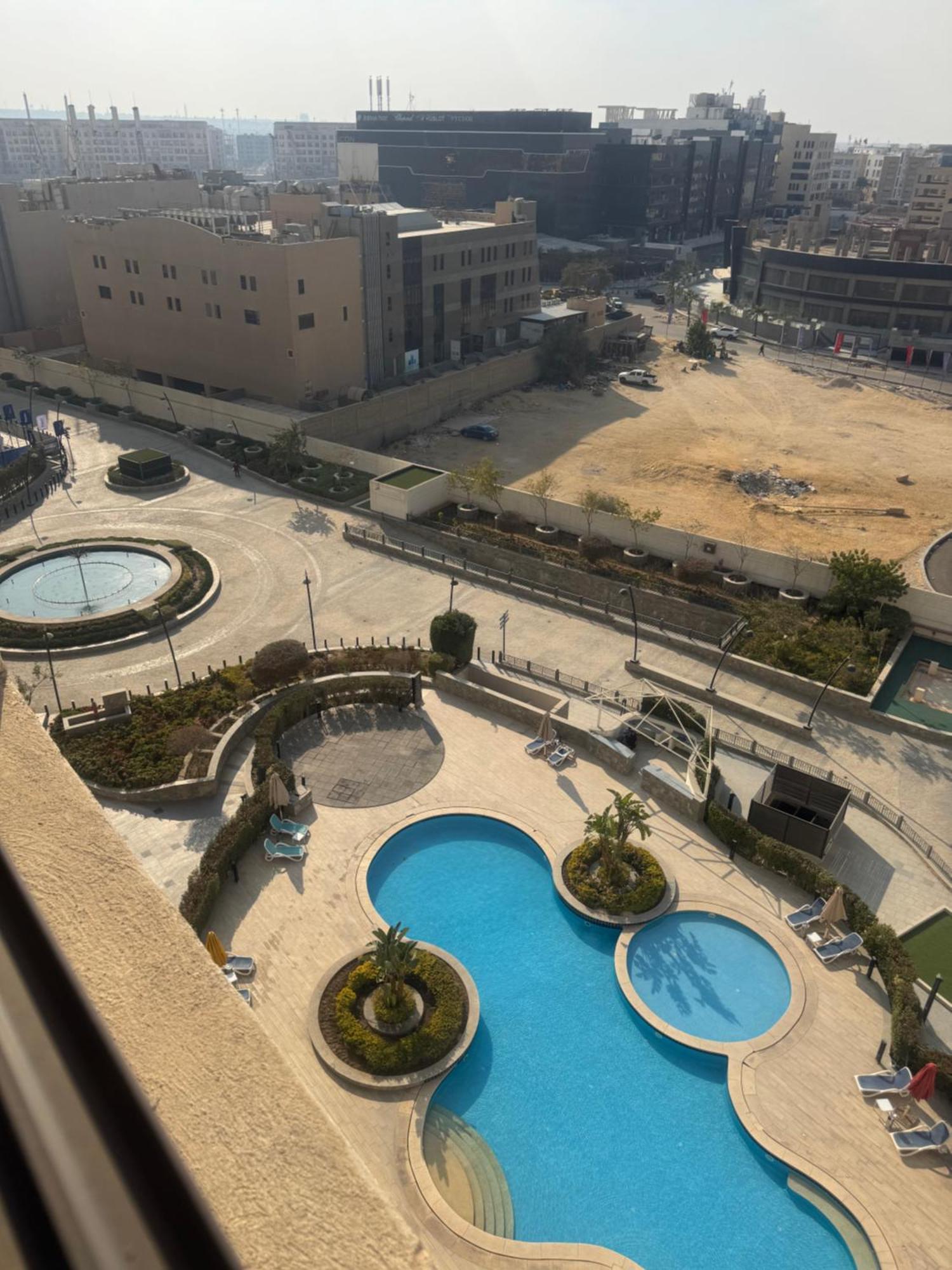 Elegant With Balcony View And Pool Access * Каїр
